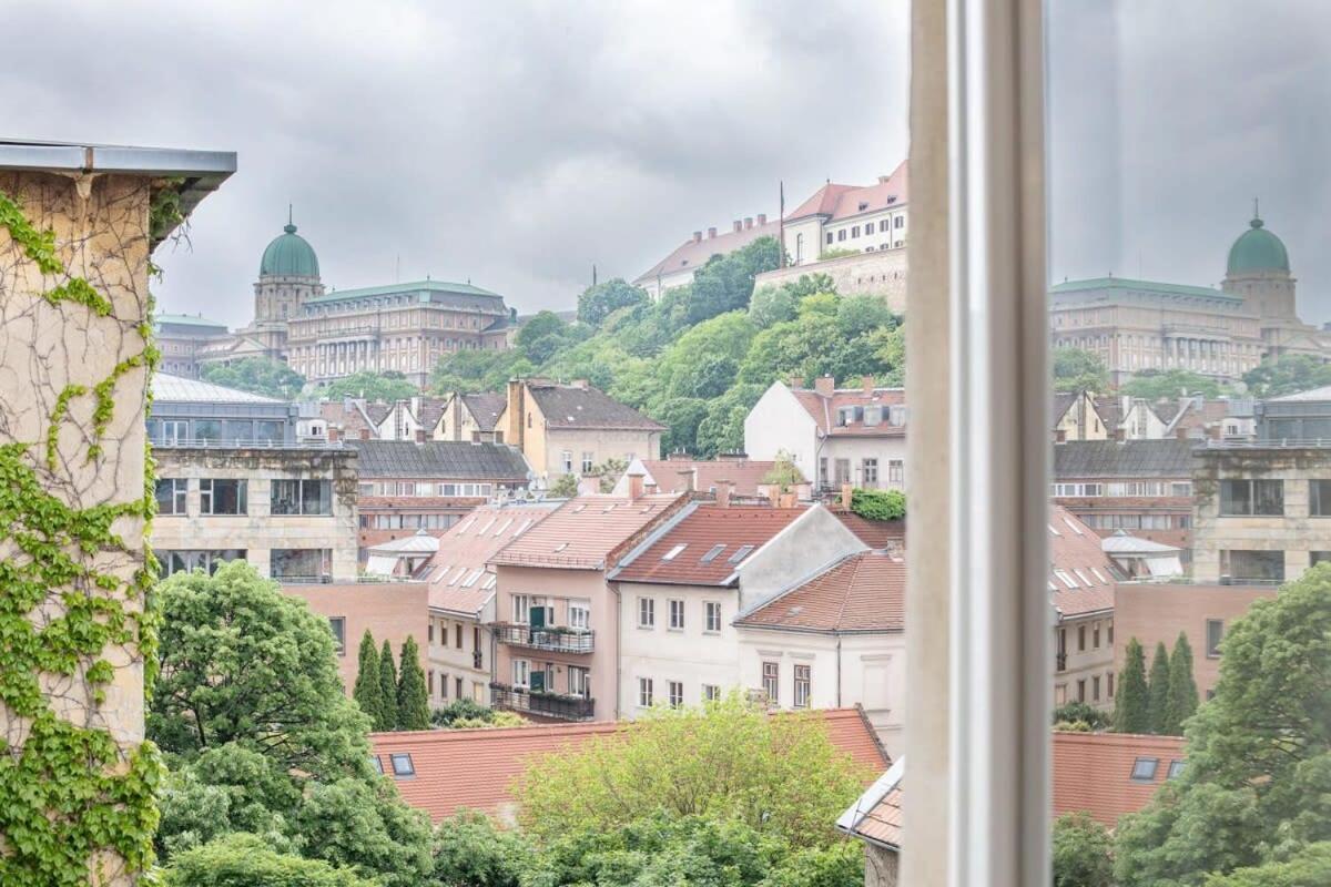 Castle View - New - Romantic — Photos 1